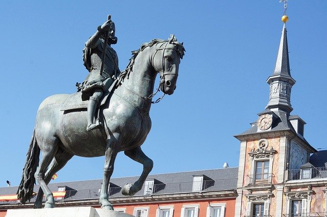 Los colegios mayores de Madrid ofrecen 500 plazas a la semana este verano a 50 euros el día – La Vanguardia — Análisis para Familias de Madrid