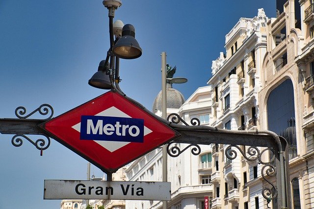 El Metro de Madrid para Ir a la Universidad: Paradas y Rutas Más Útiles