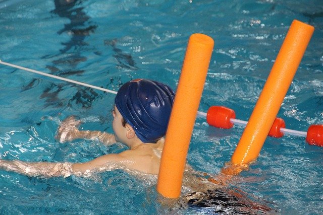 Natación para Bebés en Madrid: Escuelas, Edades Mínimas y Beneficios
