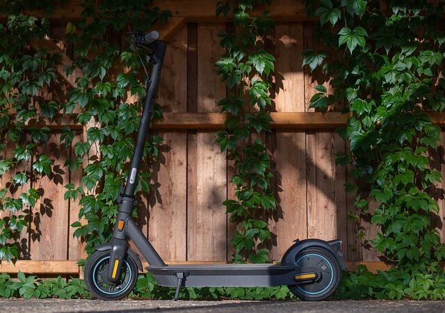 Patinete Eléctrico para Ir al Colegio en Madrid: Normativa y Consejos de Seguridad