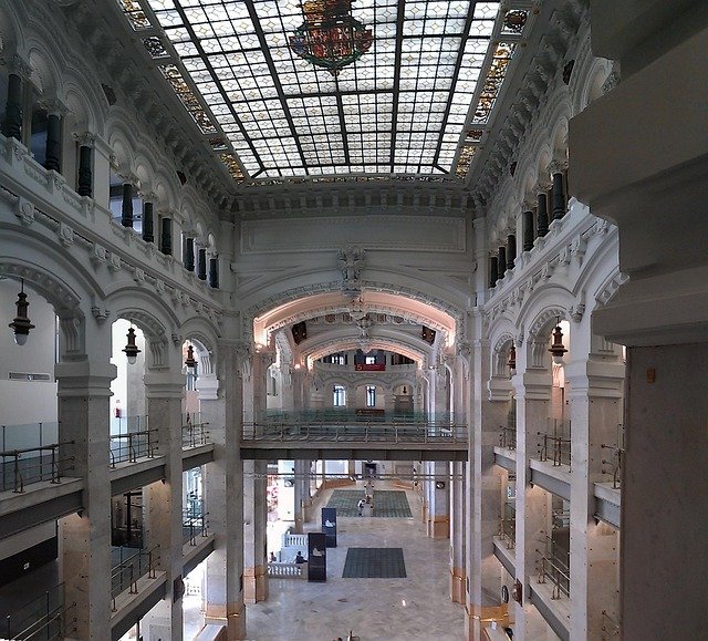 La Comunidad de Madrid comienza el curso escolar 2026/27 con récord de nuevos docentes y más inversión en becas y ayudas – Comunidad de Madrid | — Análisis para Familias de Madrid