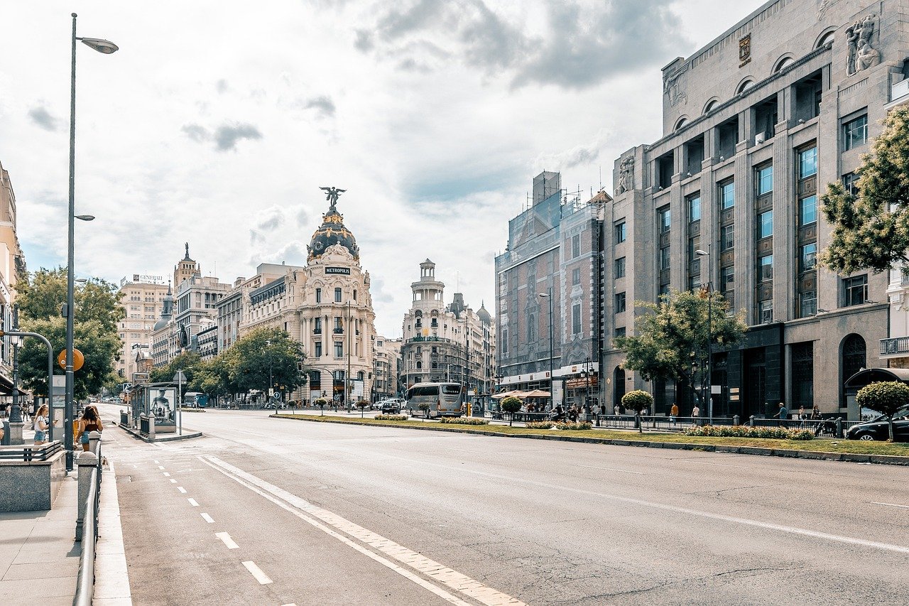 Bulos y Educación en Madrid: Impacto en la Elección de Centro Escolar