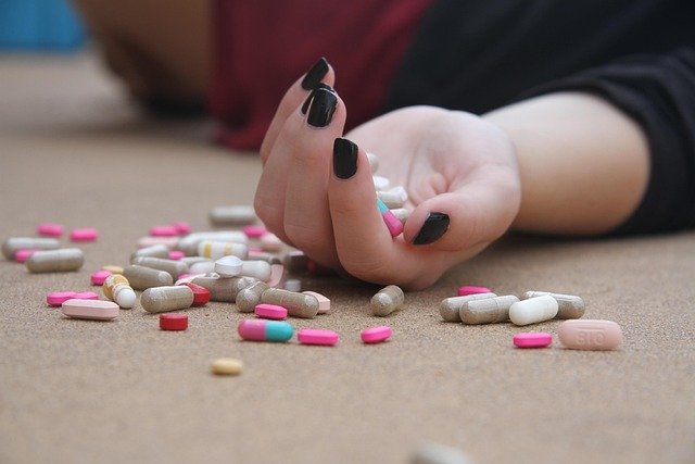 Salud Mental Adolescentes Madrid, 25% Estrés Académico — Programas y Recursos en Colegios